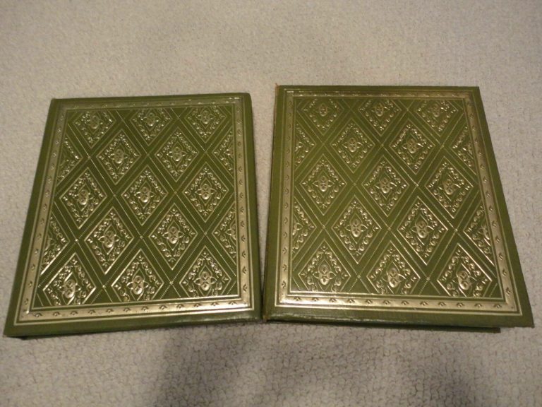 SYRACUSE BASKETBALL VINTAGE SCRAPBOOKS FROM BEGINNING OF BOEHEIM CAREER RARE COLLECTIBLE MEMORABILIA