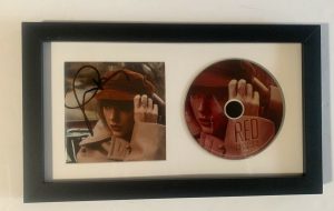 TAYLOR SWIFT RED SIGNED AUTOGRAPHED FRAMED CD DISPLAY BAS CERTIFIED COLLECTIBLE MEMORABILIA