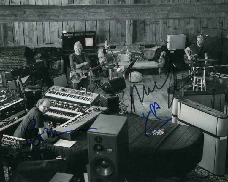 TREY ANASTASIO, MIKE GORDON, PAGE MCCONNELL SIGNED AUTOGRAPH 8×10 PHOTO PHISH COLLECTIBLE MEMORABILIA