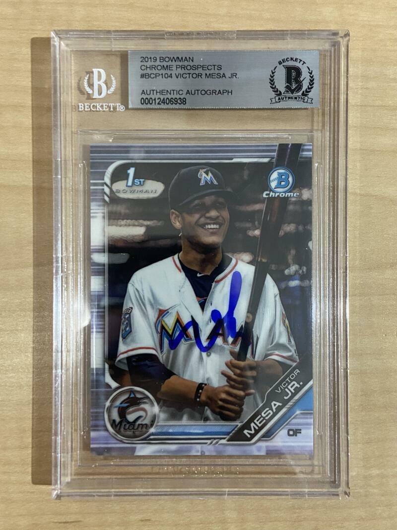 2019 BOWMAN CHROME VICTOR MESA JR. RC 1ST CARD SIGNED CARD BECKETT AUTHENTIC