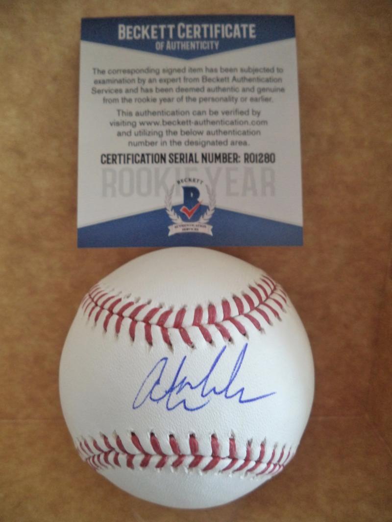 AUSTIN MEADOWS PITTSBURGH PIRATES ROOKIE YEAR SIGNED ML BASEBALL BECKETT R01280