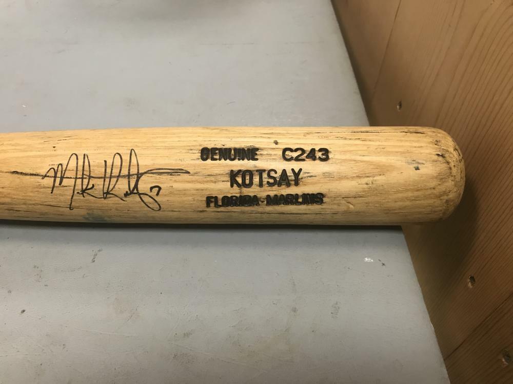 MARK KOTSAY FLORIDA MARLINS SIGNED LOUISVILLE SLUGGER G/U CRACKED BAT W/ COA