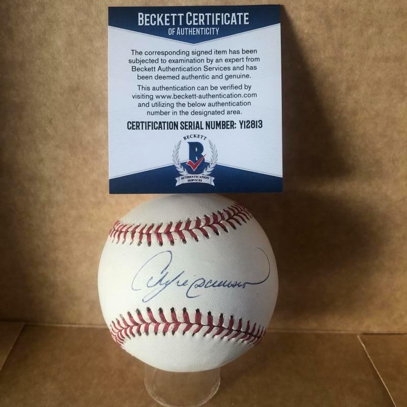 ANDRE DAWSON CUBS SIGNED AUTO VINTAGE N.L. BASEBALL BECKETT Y12813