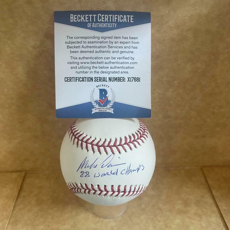 MIKE DAVIS 88 WORLD CHAMPS DODGERS SIGNED AUTO M.L. BASEBALL BECKETT X17681