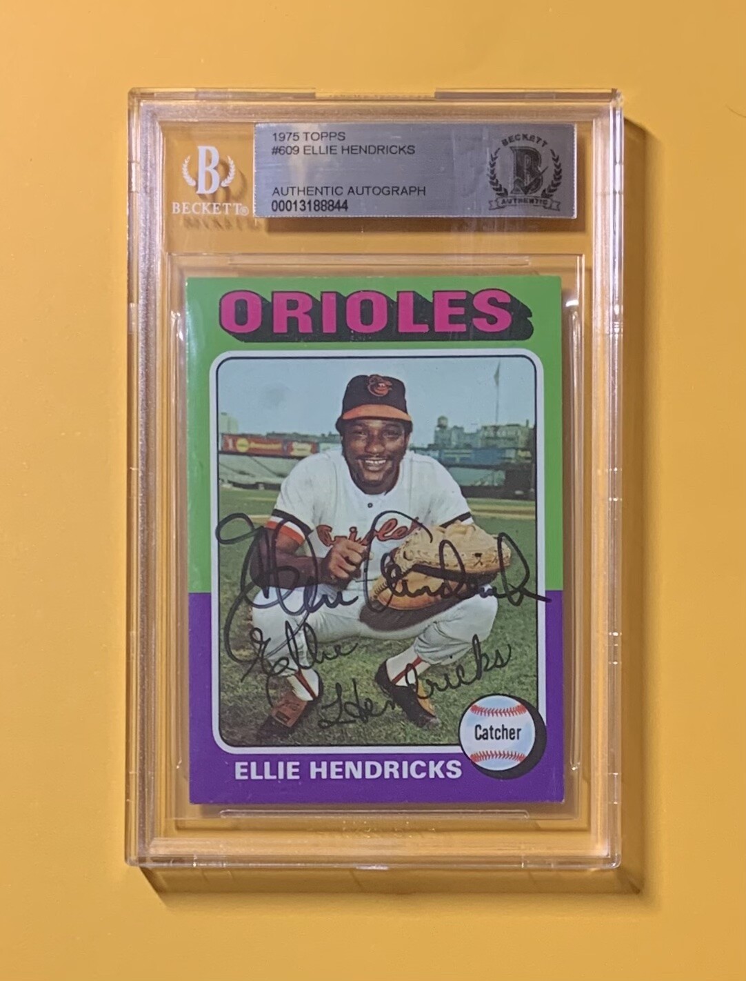 1975 TOPPS ELLIE HENDRICKS #609 AUTHENTIC AUTO BECKETT CERTIFIED ORIOLES