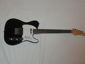 ALAN PARSONS SIGNED BLACK ELECTRIC GUITAR THE BEATLES PINK FLOYD PROOF JSA COA COLLECTIBLE MEMORABILIA