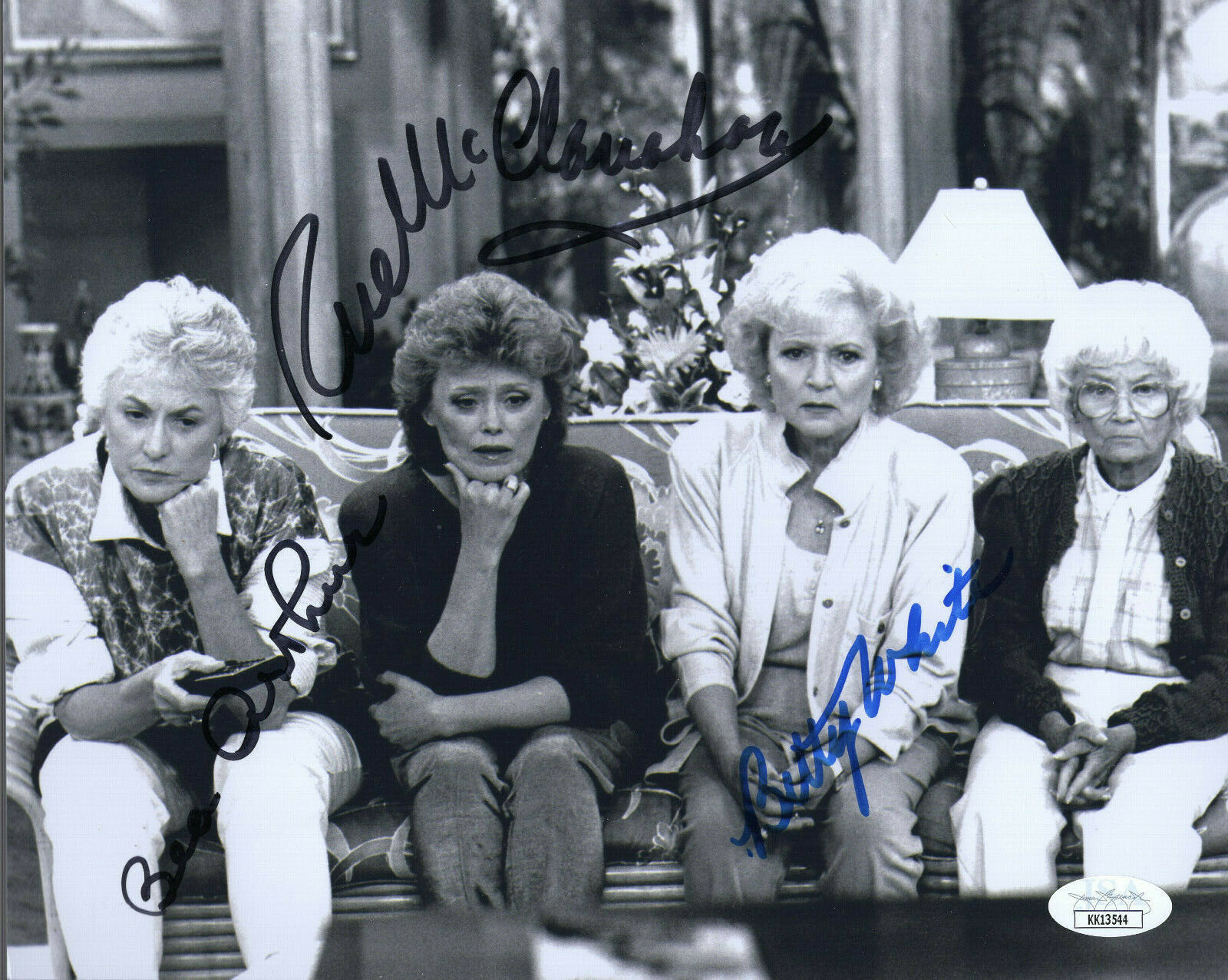 BETTY WHITE HAND SIGNED 8x10 PHOTO GOLDEN GIRLS CAST WITH BEA+RUE JSA