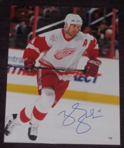BRENDAN SHANAHAN SIGNED DETROIT RED WINGS 16 X 20 PHOTO WITH PSA COA COLLECTIBLE MEMORABILIA