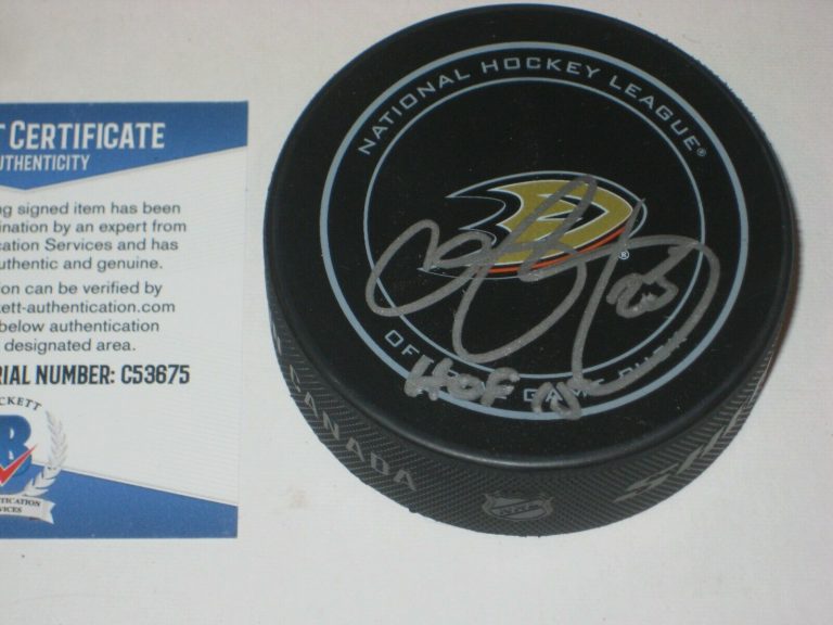CHRIS PRONGER SIGNED ANAHEIM DUCKS OFFICIAL GAME PUCK W/ BECKETT COA & INSCRIP COLLECTIBLE MEMORABILIA