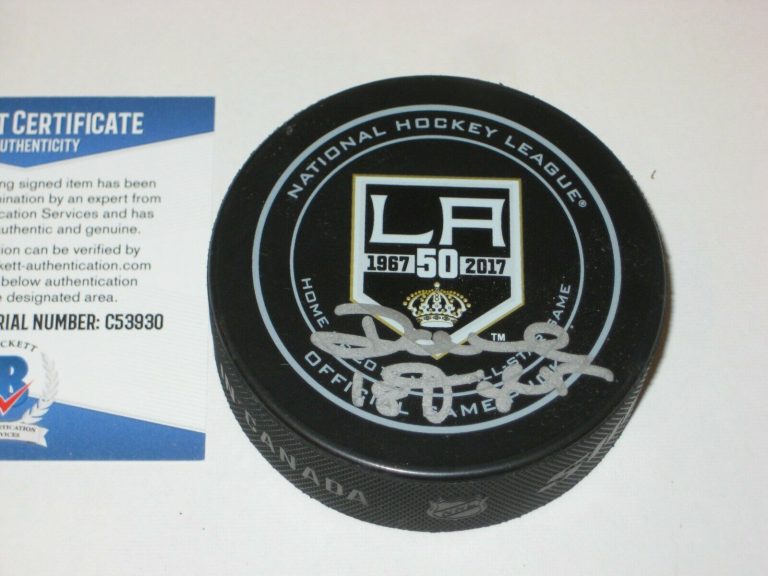 DAVE TAYLOR SIGNED OFFICIAL L.A. KINGS GAME PUCK W/ BECKETT COA (BAS) COLLECTIBLE MEMORABILIA