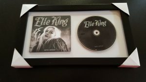 ELLE KING AUTOGRAPHED FRAMED LOVE STUFF CD COVER SIGNED RARE GRAMMY PROOF COLLECTIBLE MEMORABILIA