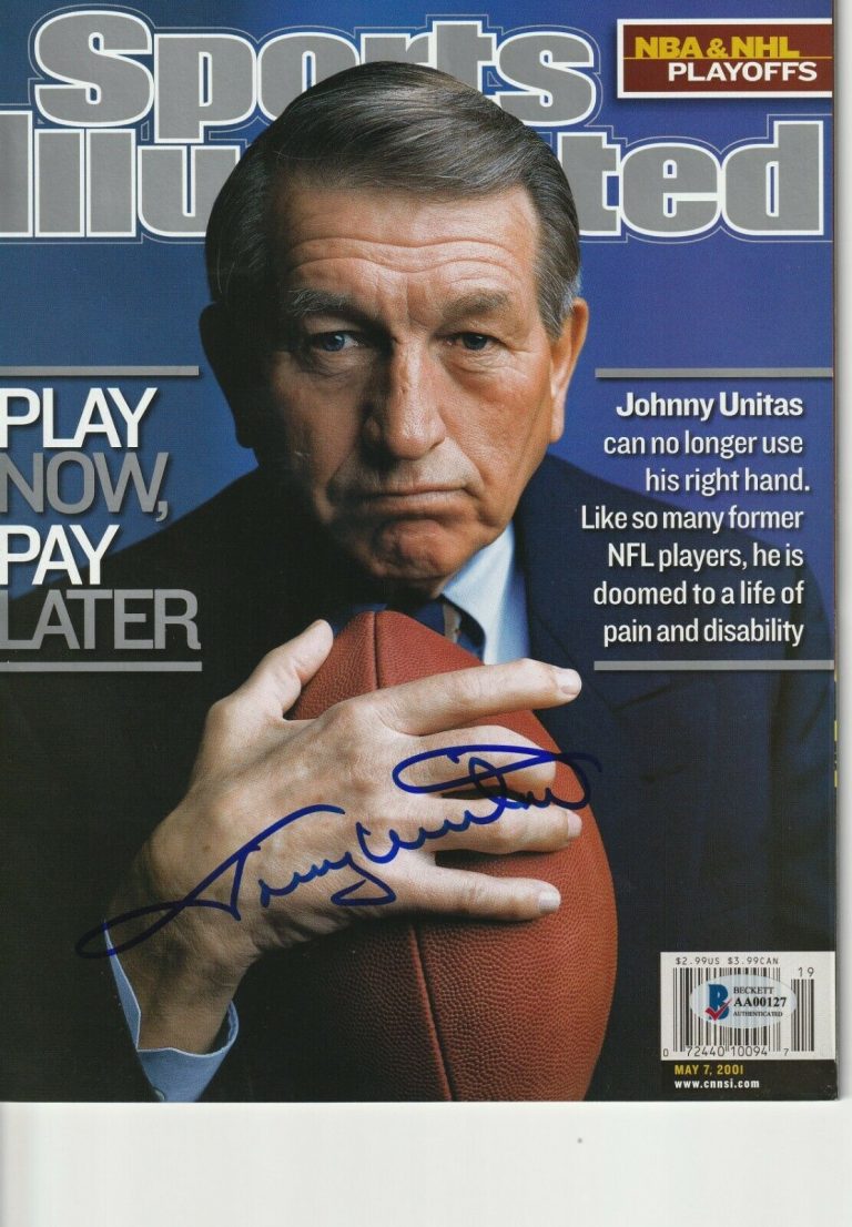 JOHNNY UNITAS SIGNED MAY 7, 2001 SPORTS ILLUSTRATED W/ BECKETT LOA (NO LABEL) COLLECTIBLE MEMORABILIA