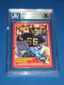 LAWRENCE TAYLOR SIGNED 1989 SCORE CARD #192 BECKETT AUTHENTICATED COLLECTIBLE MEMORABILIA