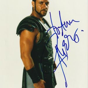 RUSSELL CROWE Signed GLADIATOR 8x10 PHOTO with Beckett COA
