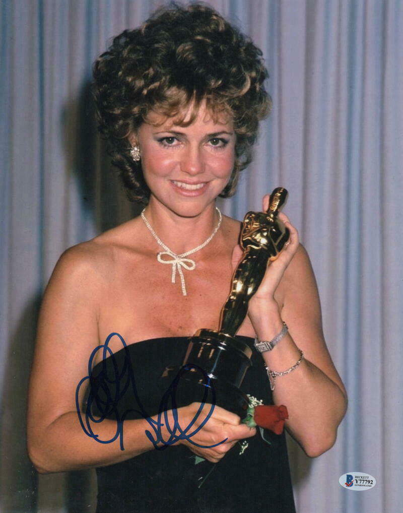 SALLY FIELD SIGNED 11X14 PHOTO AUTHENTIC AUTOGRAPH OSCAR STATUE BECKETT ...