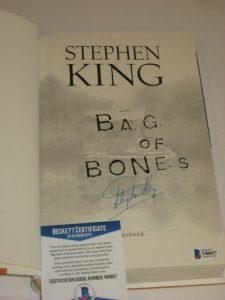 STEPHEN KING SIGNED BAG OF BONES 1ST EDITION BECKETT COA & COLLECTOR’S MAGAZINE COLLECTIBLE MEMORABILIA