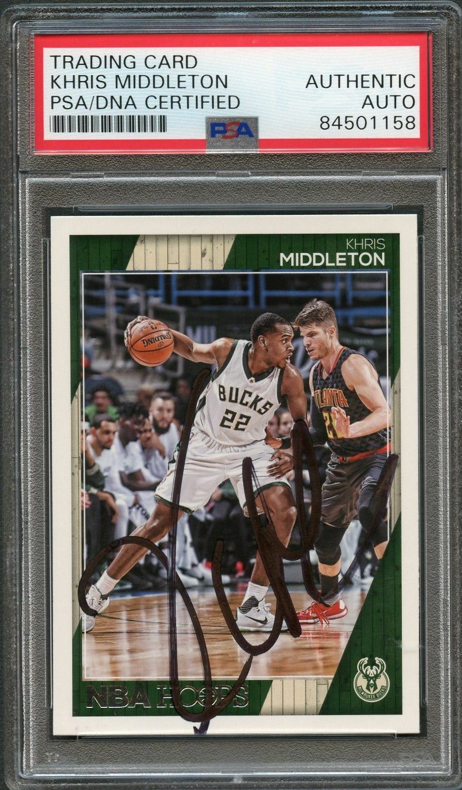 2016-17 NBA Hoops #8 Khris Middleton Signed Card AUTO PSA/DNA Slabbed Bucks