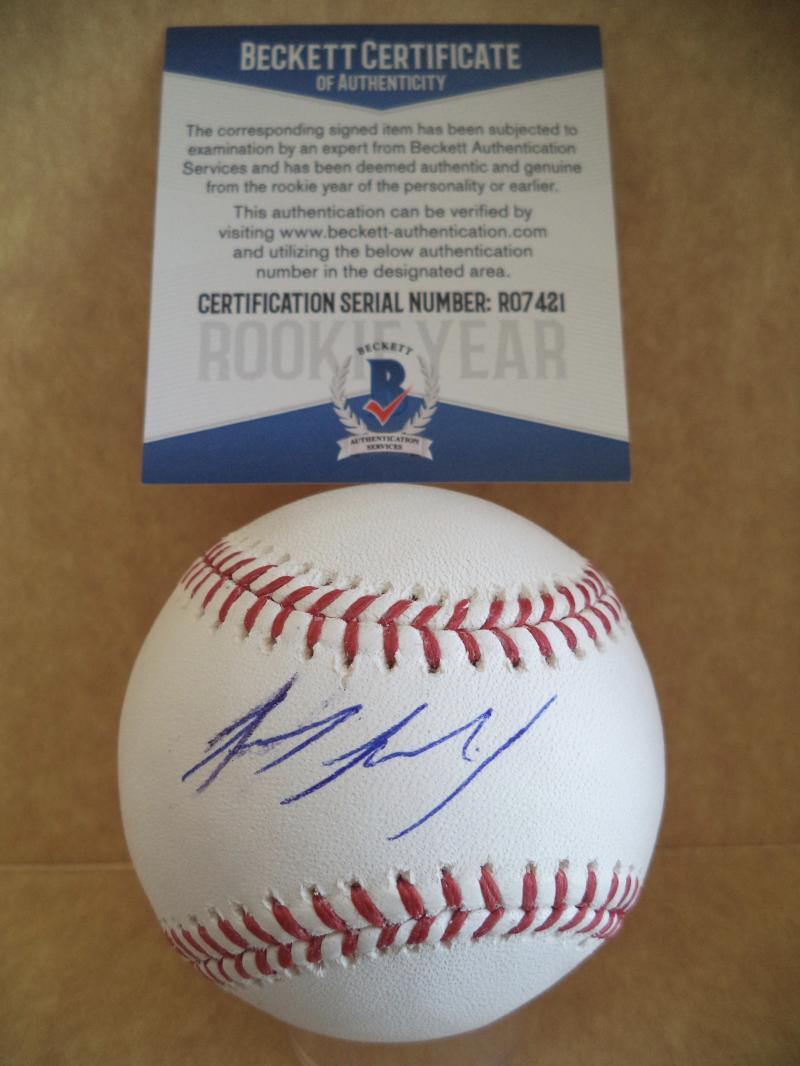 LUIZ GOHARA ATLANTA BRAVES ROOKIE YEAR SIGNED AUTO M.L BASEBALL BECKETT R07421