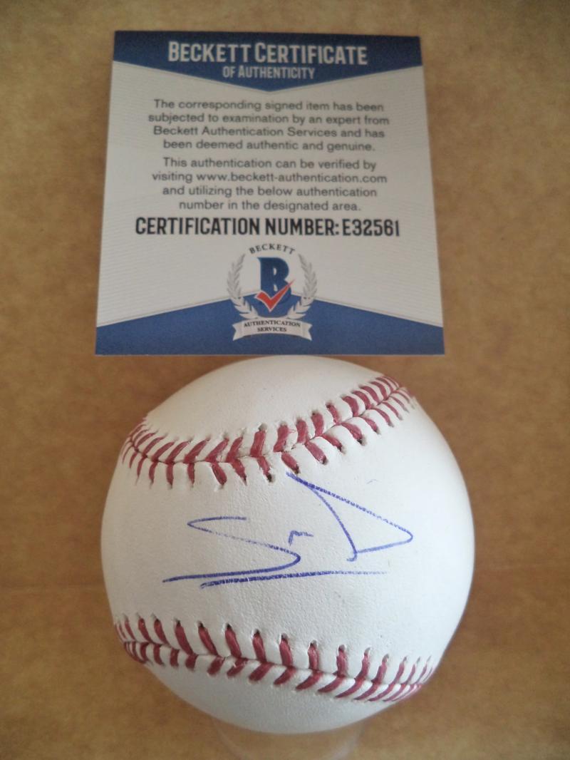 MIGUEL SANO MINNESOTA TWINS SIGNED AUTOGRAPHED M.L. BASEBALL BECKETT E32561
