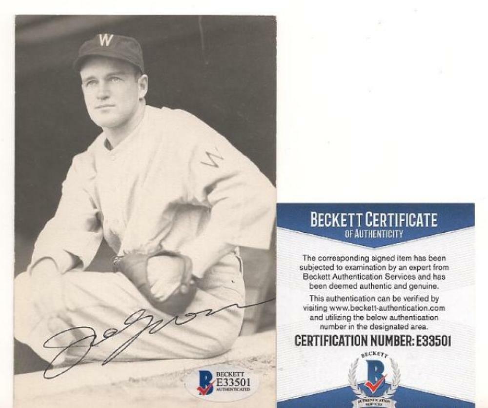 JOE CRONIN WASHINGTON SENATORS AUTOGRAPHED POSTCARD VINTAGE BECKETT E33501