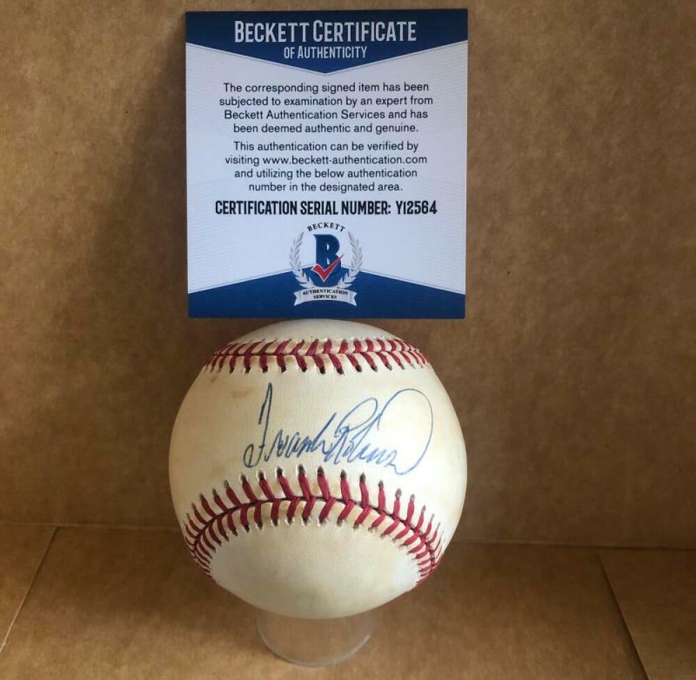 FRANK ROBINSON BALTIMORE ORIOLES SIGNED AUTO VINTAGE A.L. BASEBALL BECKETT Y1258