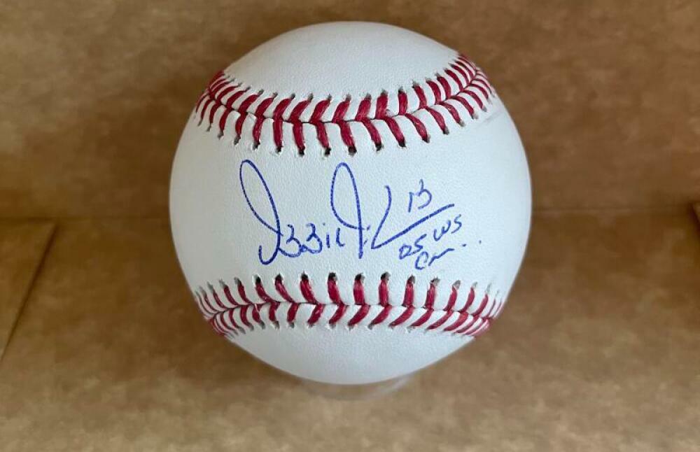 OZZIE GUILLEN CHICAGO WHITE SOX 05 WS CHAMPS SIGNED M.L. BASEBALL BECKETT WITN