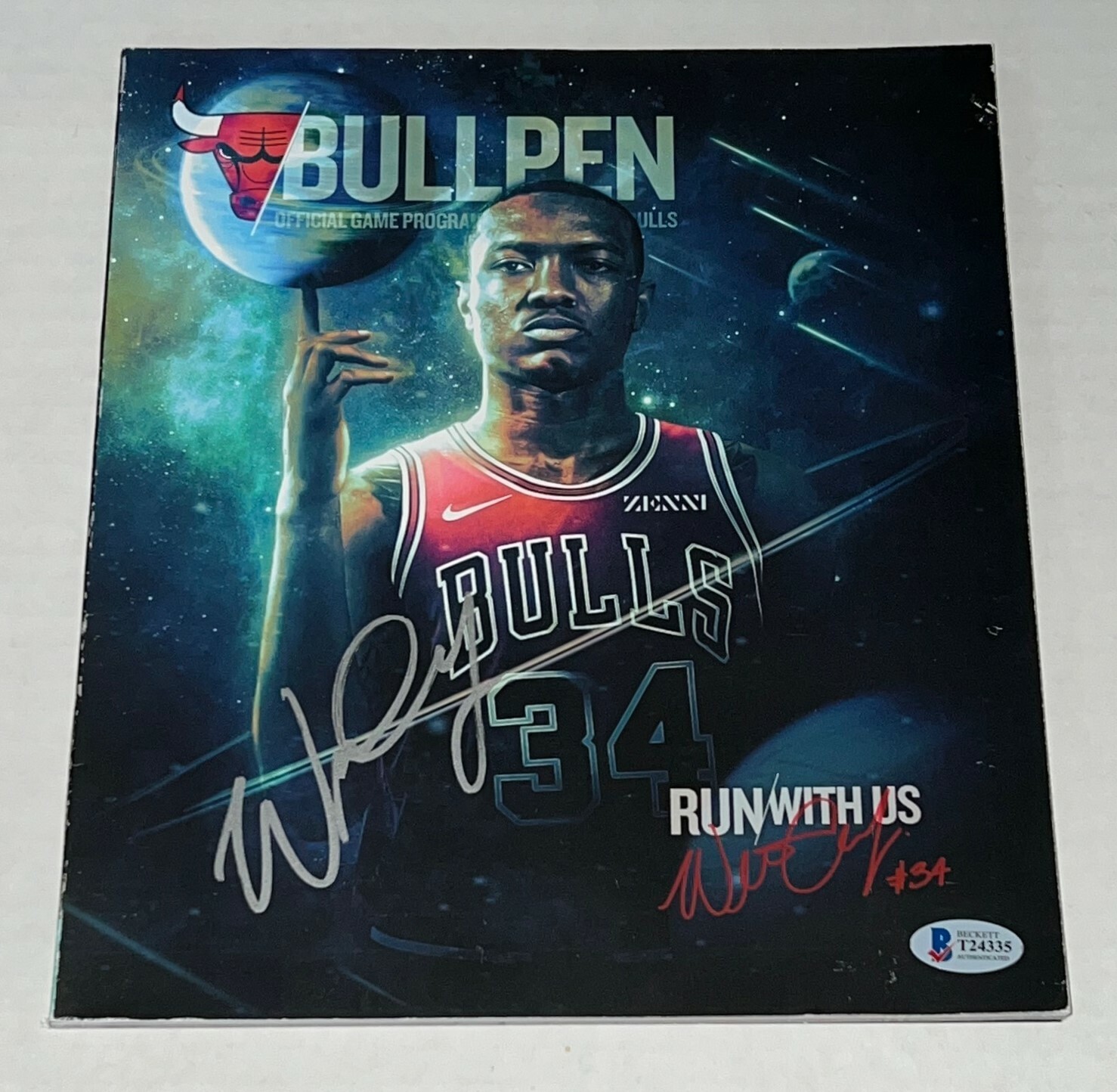 Wendell Carter Jr. signed Chicago Bulls Official Game Program Beckett COA