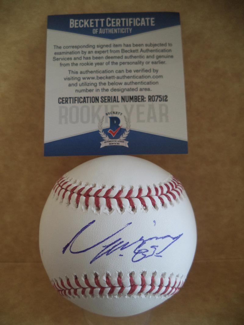 LUIS URIAS SAN DIEGO PADRES ROOKIE YEAR SIGNED AUTO M.L. BASEBALL BECKETT R07512