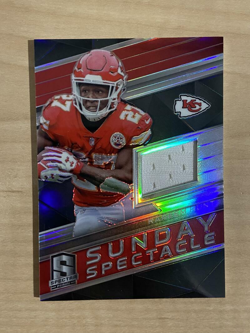 2018 SPECTRA KAREEM HUNT CHIEFS SUNDAY SPECIAL JERSEY PATCH #16 /199