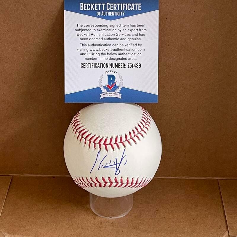 ADEINY HECHAVARRIA METS/BRAVES/YANKEES SIGNED AUTOGRAPHED M.L BASEBALL BECKETT Z