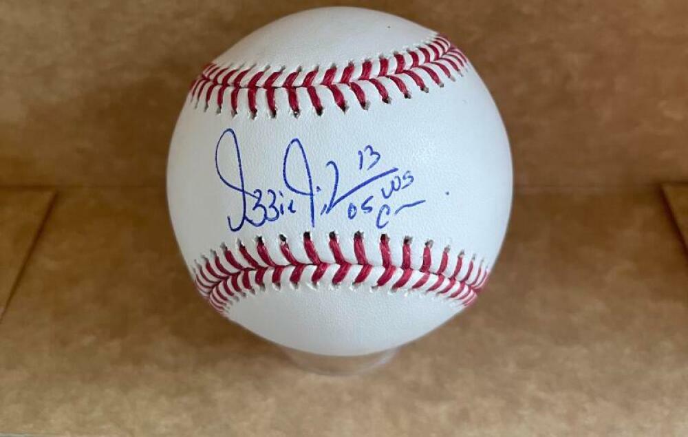 OZZIE GUILLEN CHICAGO WHITE SOX 05 WS CHAMPS SIGNED M.L. BASEBALL BECKETT WITN