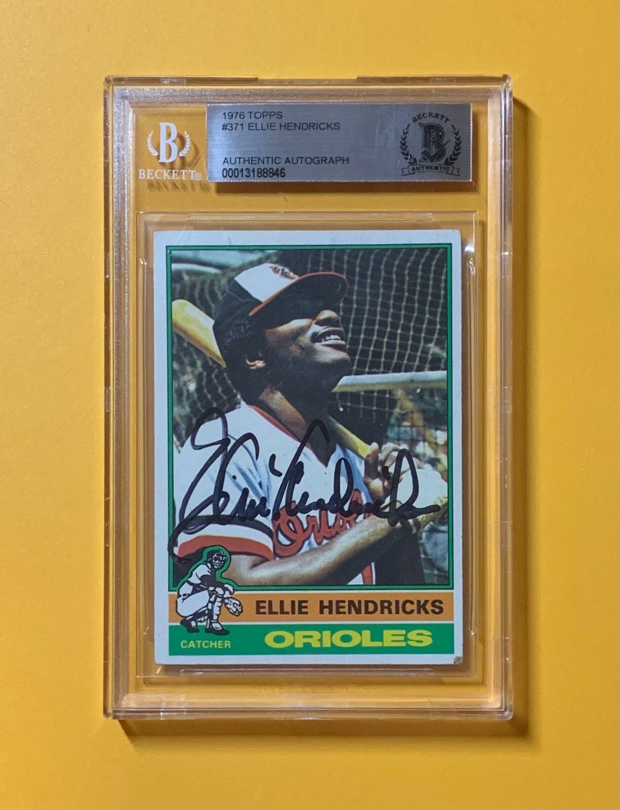 1976 TOPPS ELLIE HENDRICKS #371 AUTHENTIC AUTO BECKETT CERTIFIED ORIOLES