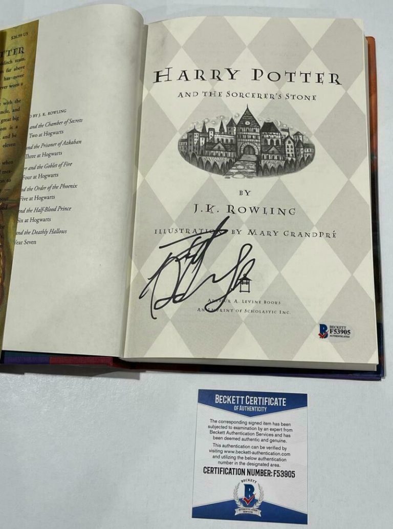 DANIEL RADCLIFFE SIGNED HARRY POTTER AND THE SORCERER’S STONE BOOK BECKETT 37 COLLECTIBLE MEMORABILIA