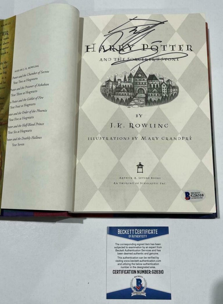 DANIEL RADCLIFFE SIGNED HARRY POTTER AND THE SORCERER’S STONE BOOK BECKETT 73 COLLECTIBLE MEMORABILIA