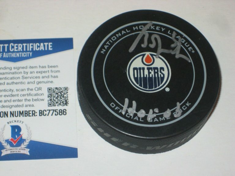 GRANT FUHR SIGNED EDMONTON OILERS OFFICIAL GAME PUCK W/ BECKETT COA & HOF INSCR COLLECTIBLE MEMORABILIA
