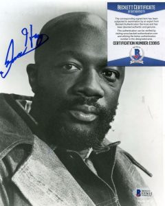 ISAAC HAYES SINGER SHAFT SIGNED AUTOGRAPHED 8X10 PHOTO BAS E33615 COLLECTIBLE MEMORABILIA