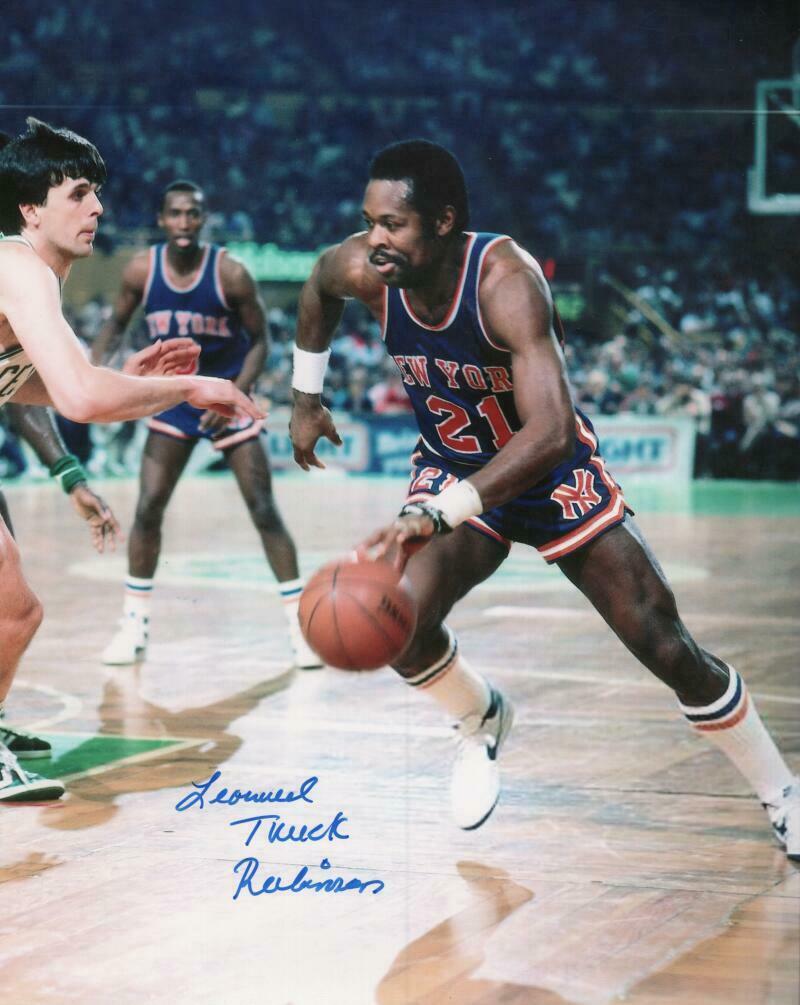 LEONARD TRUCK ROBINSON NEW YORK KNICKS SIGNED 8X10 PHOTO W/ COA ...