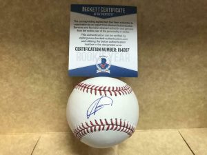LUIS ALEXANDER BASABE WHITE SOX ROOKIE YEAR SIGNED M.L. BASEBALL BECKETT R14067 COLLECTIBLE MEMORABILIA