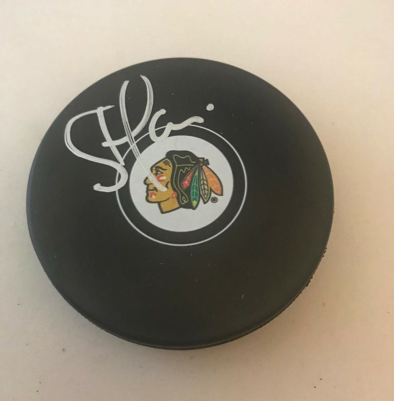 STEVE LARMER SIGNED CHICAGO BLACKHAWKS PUCK AUTOGRAPHED HAWKS COLLECTIBLE MEMORABILIA