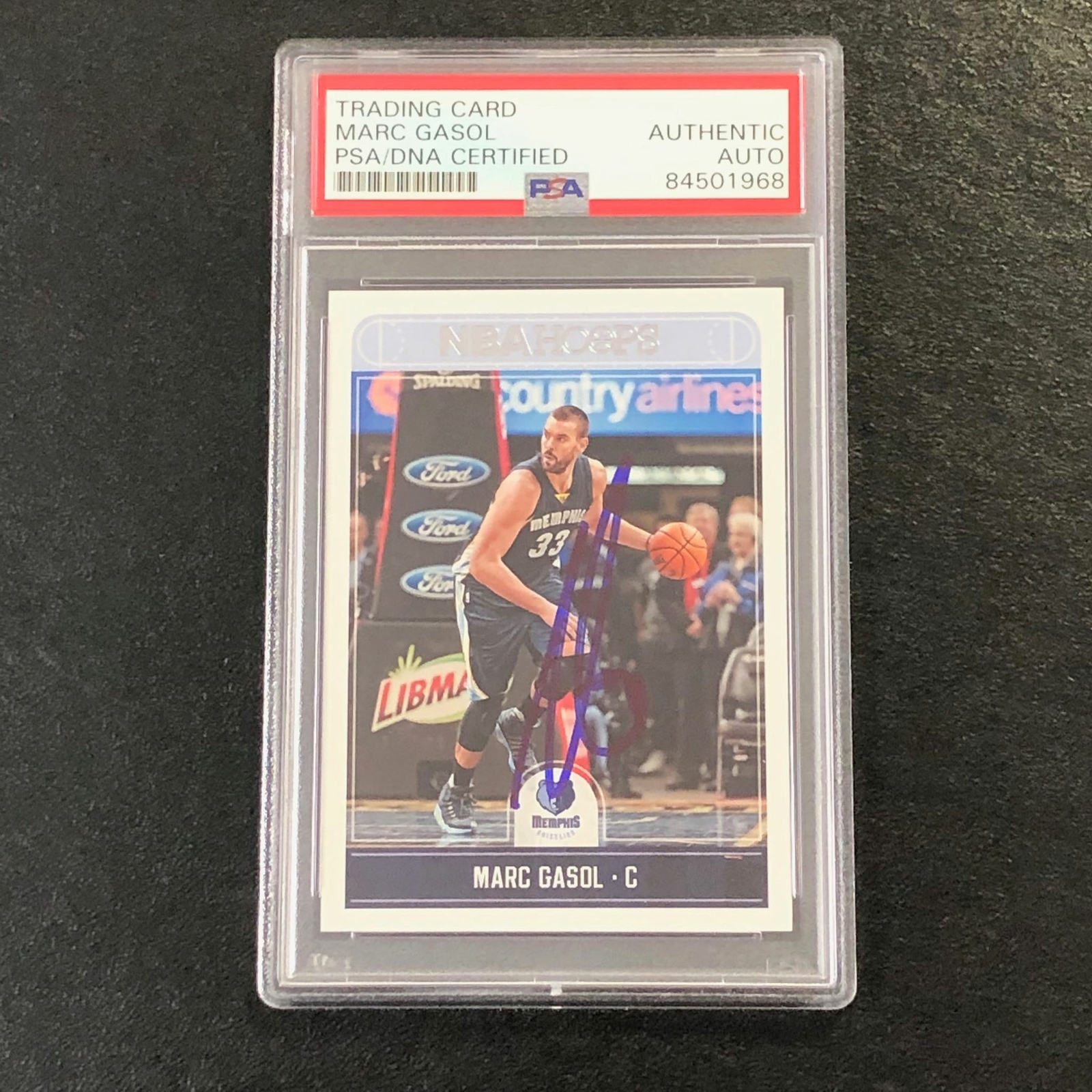 2017-18 NBA Hoops #49 Marc Gasol Signed Card AUTO PSA Slabbed Grizzlies