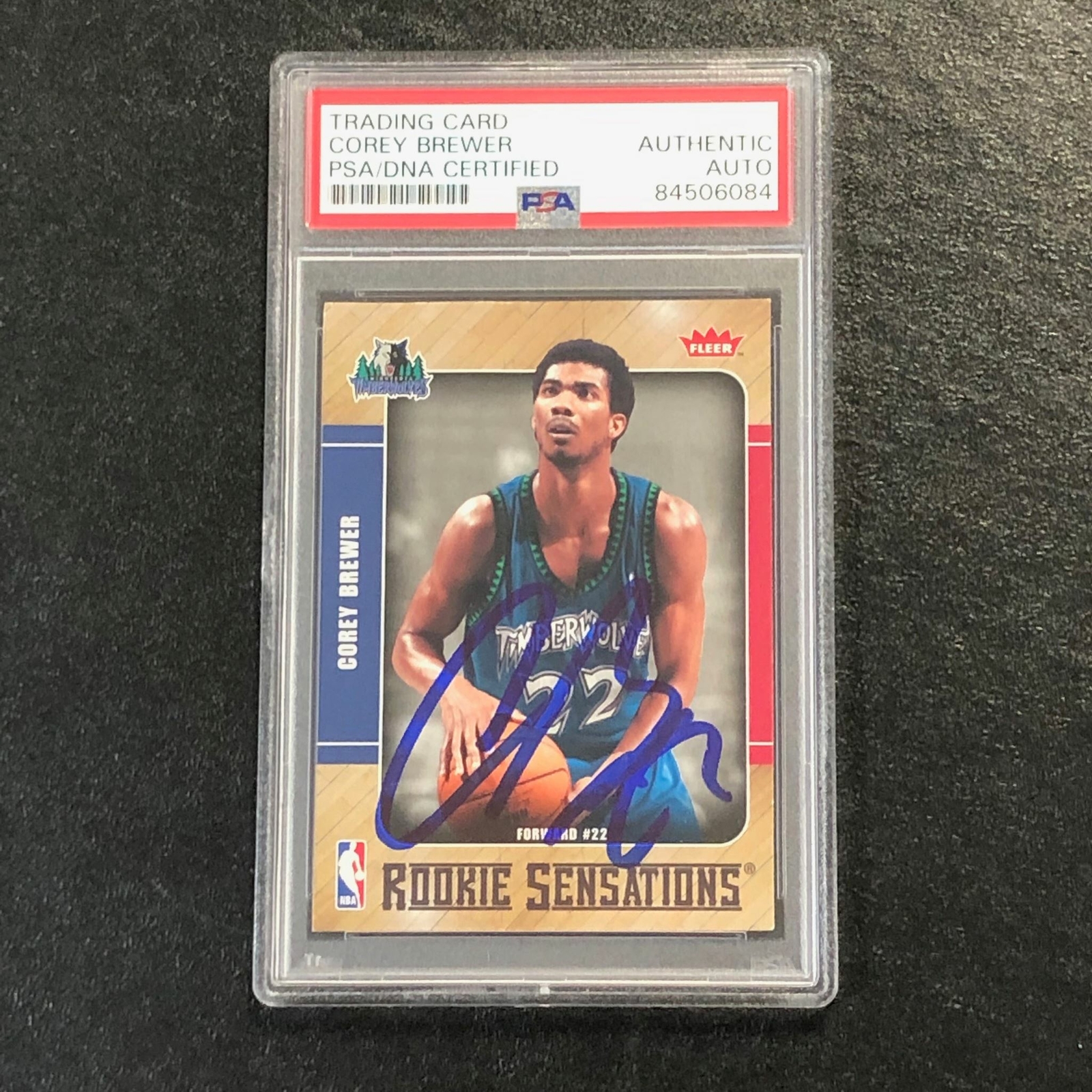 2007-08 Fleer Rookie Sensations #RS-7 Corey Brewer Signed Card AUTO PSA Slabbed