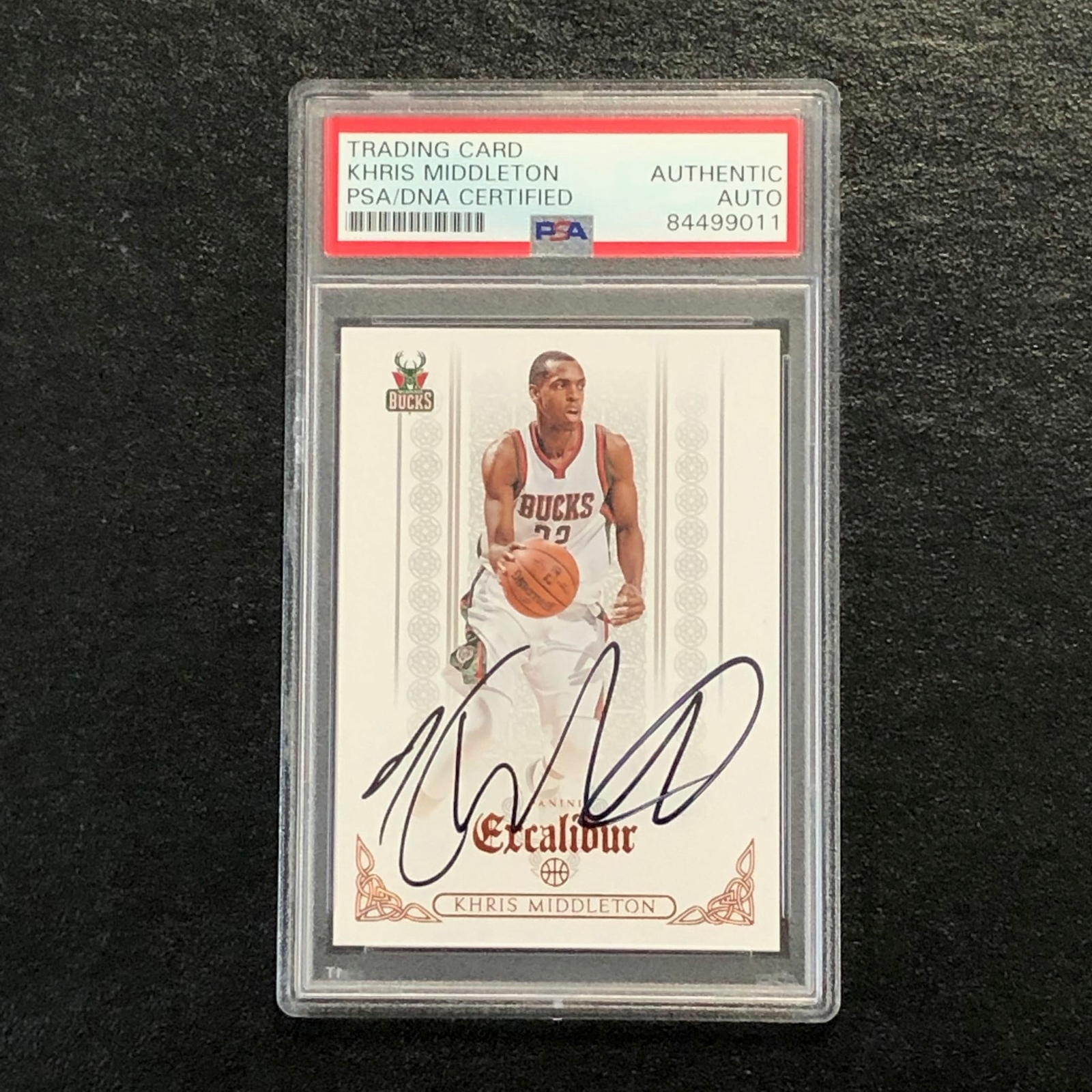 2014-15 Panini Excalibur #22 Khris Middleton Signed Card AUTO PSA/DNA Slabbed Bu