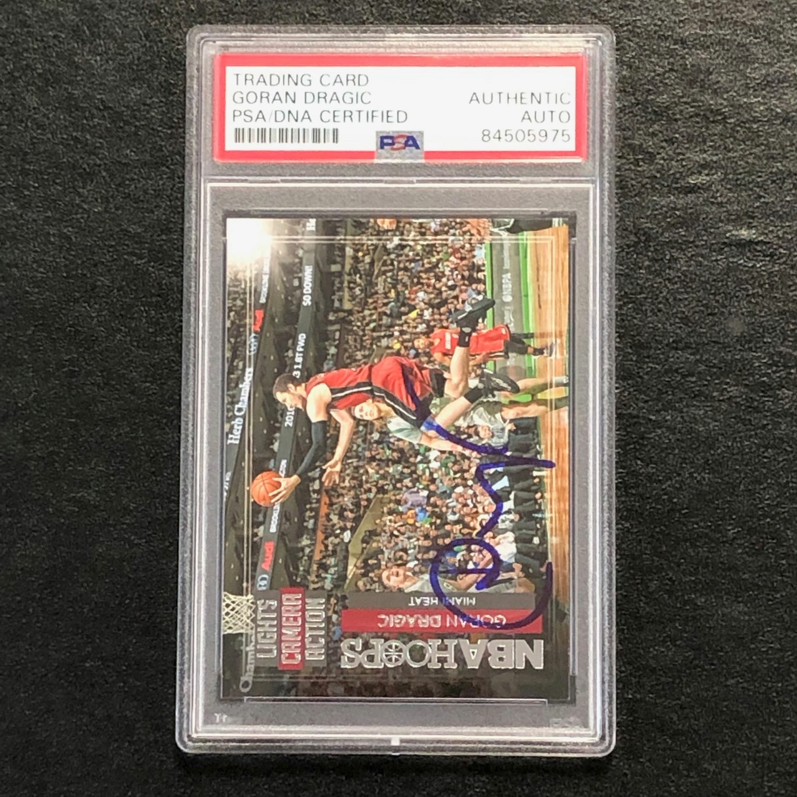 2016-17 NBA Hoops Lights Camera Action #15 Goran Dragic Signed Card AUTO PSA/DNA