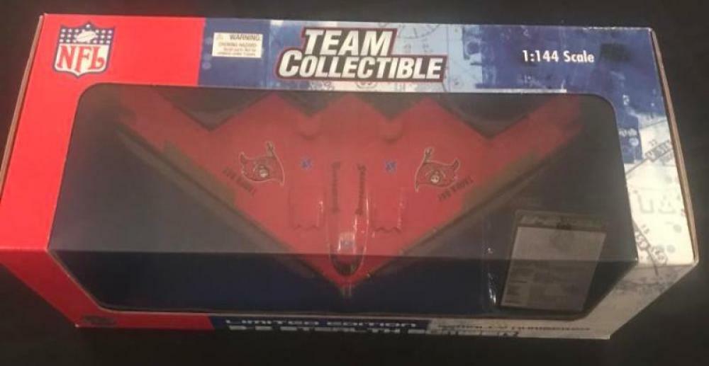 2003 TAMPA BAY BUCS B-2 STEALTH BOMBER SERIAL NUMBERED LIMITED EDITION