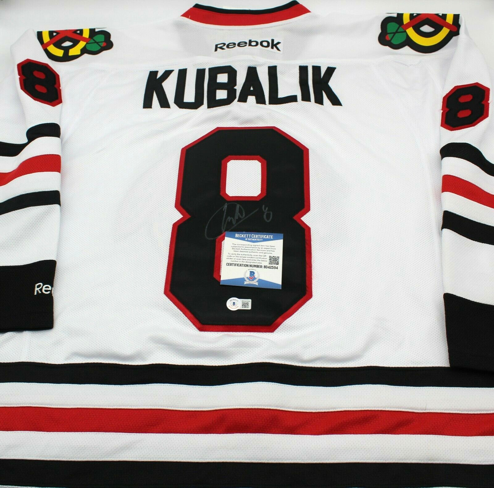Dominik Kubalik Signed Chicago Blackhawks Jersey Size Med w/Beckett COA BD42594