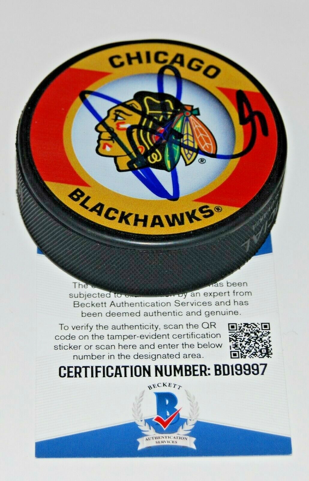 SETH JONES signed (CHICAGO BLACKHAWKS) Souvenir hockey puck BECKETT BAS BD19997
