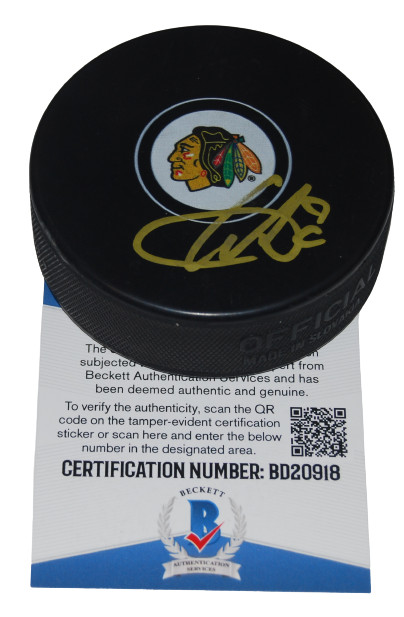 DOMINIK KUBALIK signed (CHICAGO BLACKHAWKS) Game hockey puck BECKETT BD20918