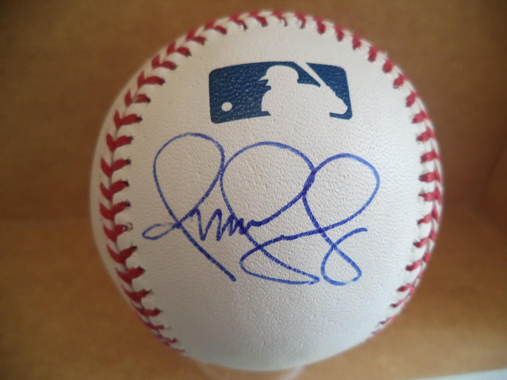 OMAR VIZQUEL GIANTS/TIGERS/INDIANS SIGNED AUTOGRAPHED M.L. BASEBALL W/COA