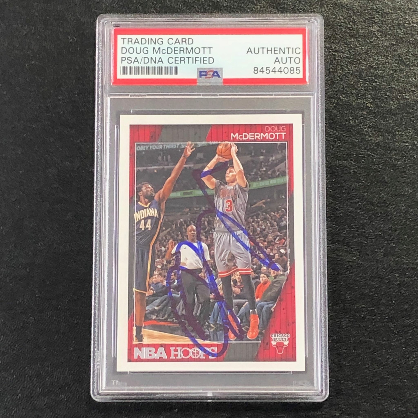 2016-17 NBA Hoops #15 Doug McDermott Signed Card AUTO PSA Slabbed Bulls
