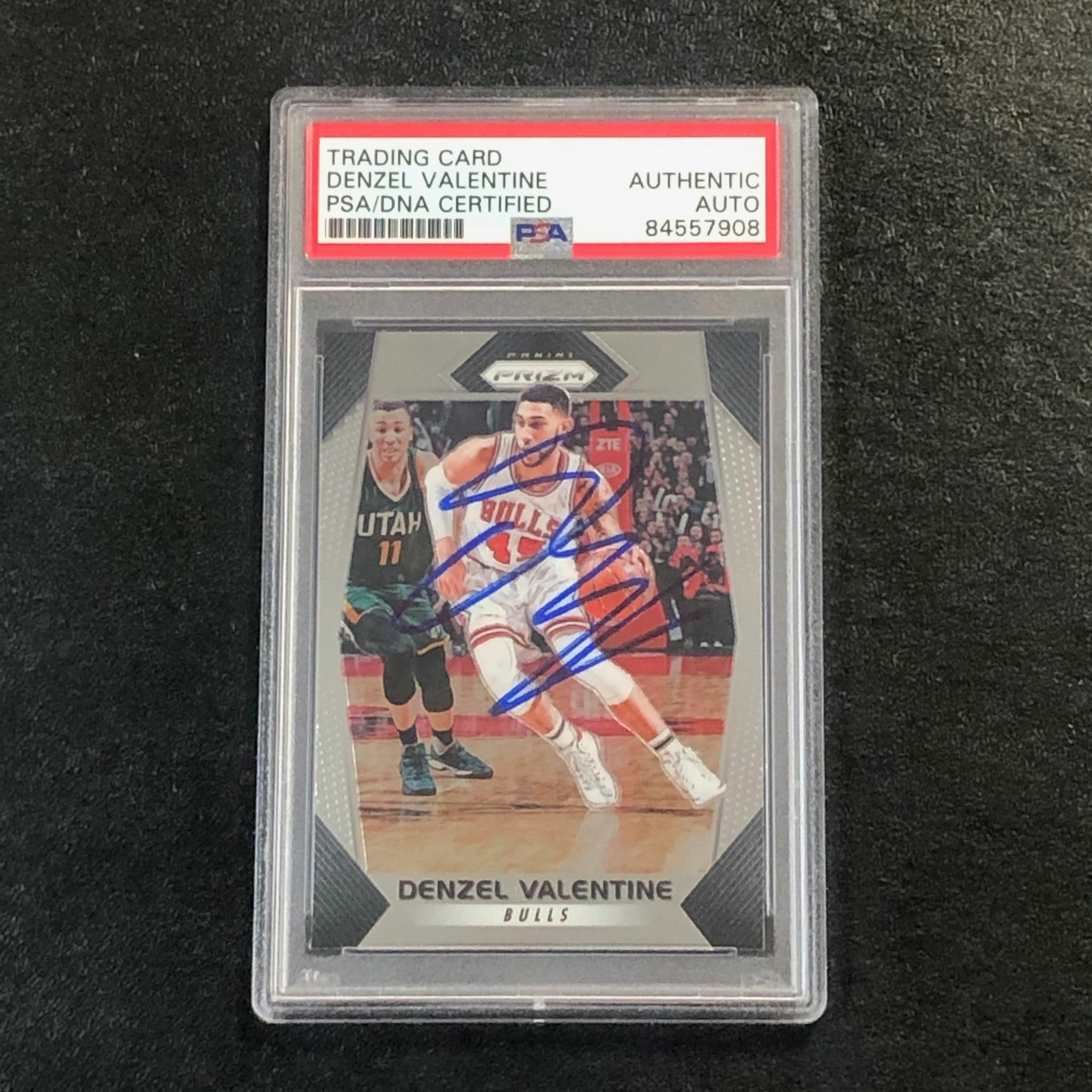 2017-18 Panini Prizm #246 Denzel Valentine Signed Card AUTO PSA Slabbed Bulls
